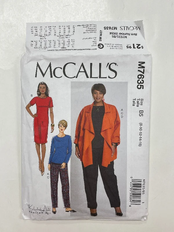 SALE 2017 Simplicity 7635 Sewing Pattern - Dress, Pants and Jacket FACTORY FOLDED Zippered Front Buttoned Front Snap Front SALE 2017 Simplicity 7635 Sewing Pattern - Dress, Pants and Jacket FACTORY FOLDED Zippered Front Buttoned Front Snap Front