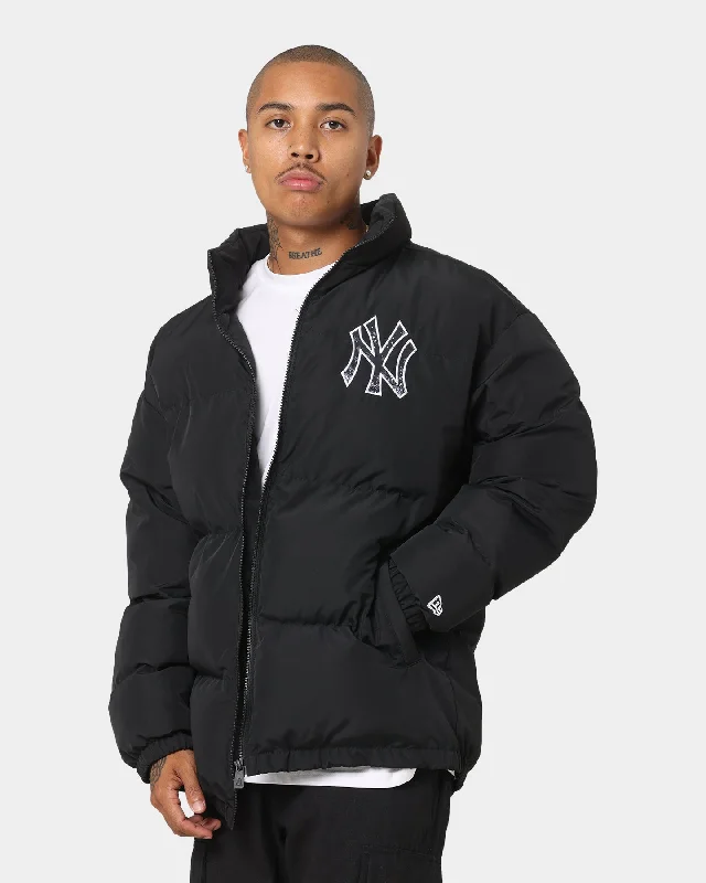 New Era New York Yankees Paisley Puffer Jacket Black Welt Pockets Slit Pockets Flap Pockets New Era New York Yankees Paisley Puffer Jacket Black Welt Pockets Slit Pockets Flap Pockets