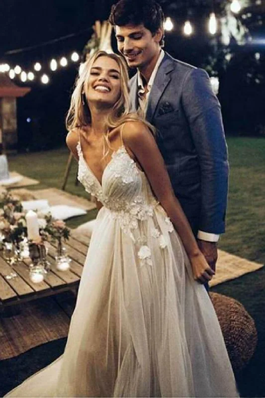 Sleeveless Spaghetti Strap V Neck Beach Wedding Dresses Backless Summer Bridal Dresses Halter Neckline Beach Sleeveless Spaghetti Strap V Neck Beach Wedding Dresses Backless Summer Bridal Dresses Halter Neckline Beach