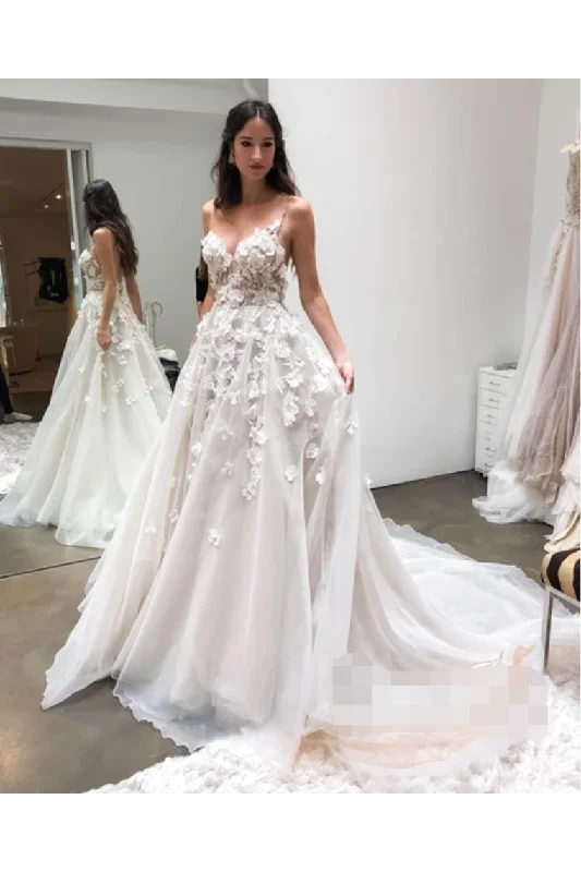 Spaghetti Strap Sweetheart Neck Beach Wedding Dresses 3D Appliqued Bridal Dresses Turtleneck Neckline Stylish Spaghetti Strap Sweetheart Neck Beach Wedding Dresses 3D Appliqued Bridal Dresses Turtleneck Neckline Stylish