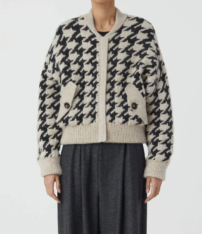 Jacquard Cardigan In Black Oversized Loose Flowy